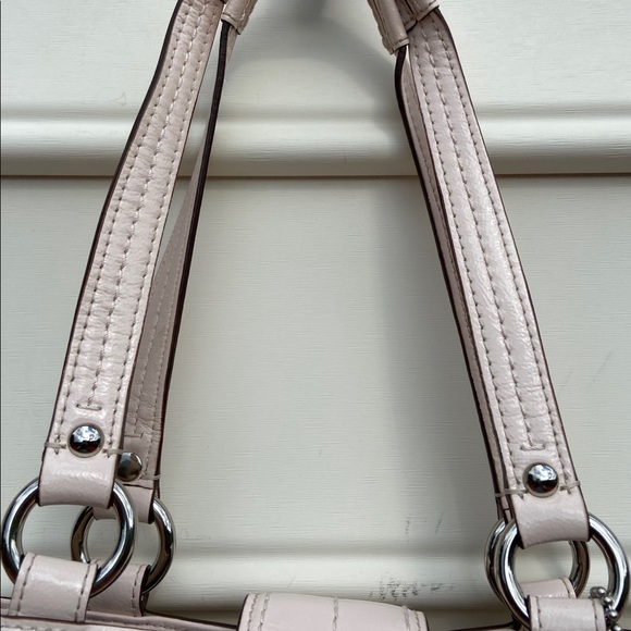 Coach purse. - Picture 6 of 16